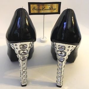 NWOT - Carlos Santana - Peep Toe Jeweled Heels!